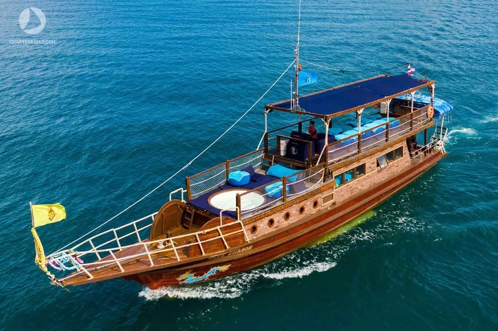 Rent a Blue Dragon classic thai yacht on Koh Samui image 2
