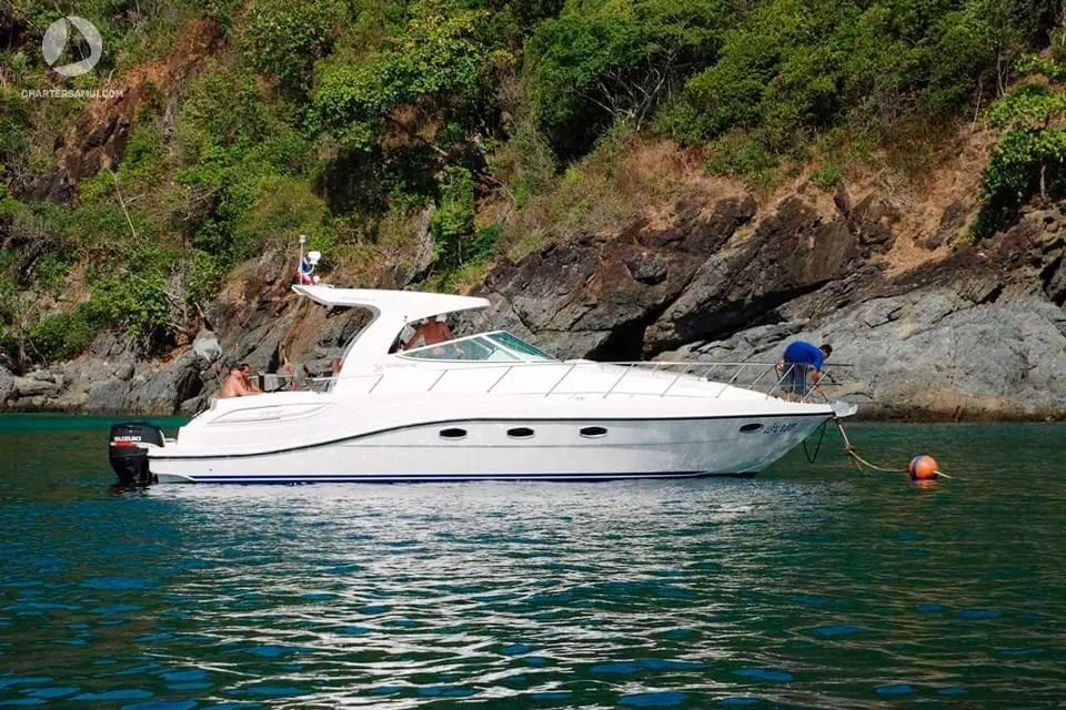 Rent a motor yacht Oryx 36 on Koh Samui image 2