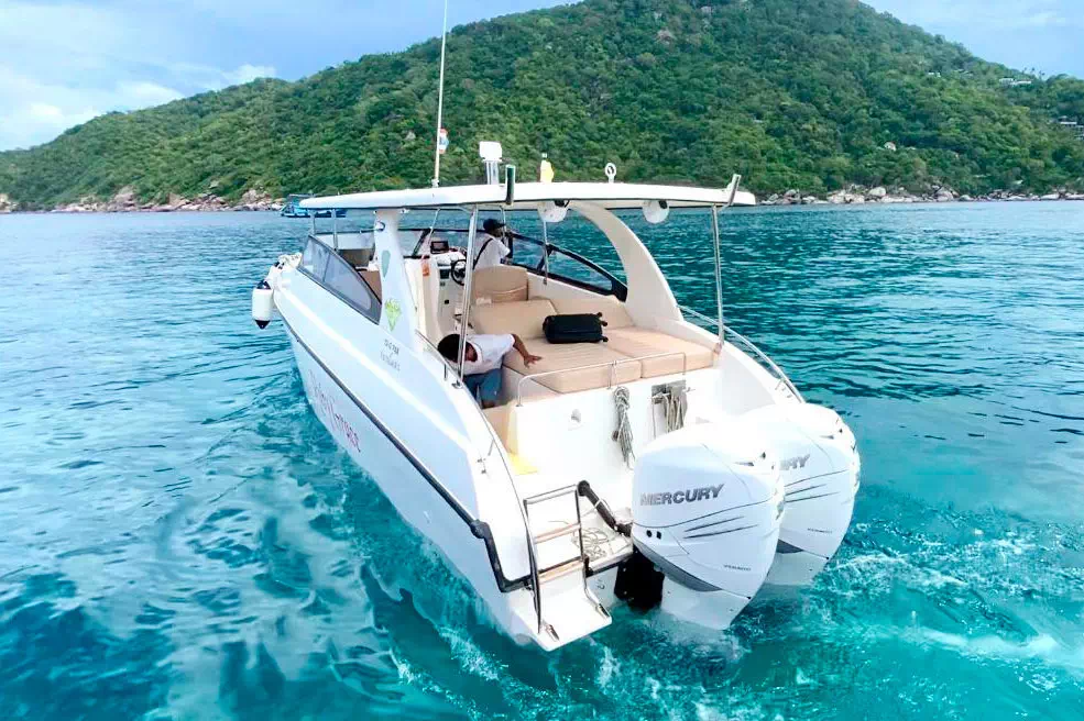 Rent a speed boat Ruby 38 on Koh Samui image 3